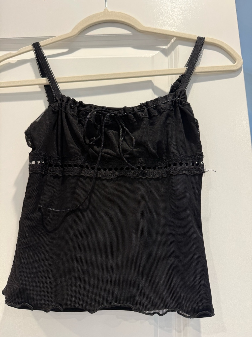 Black tank top w lace trim junior XS